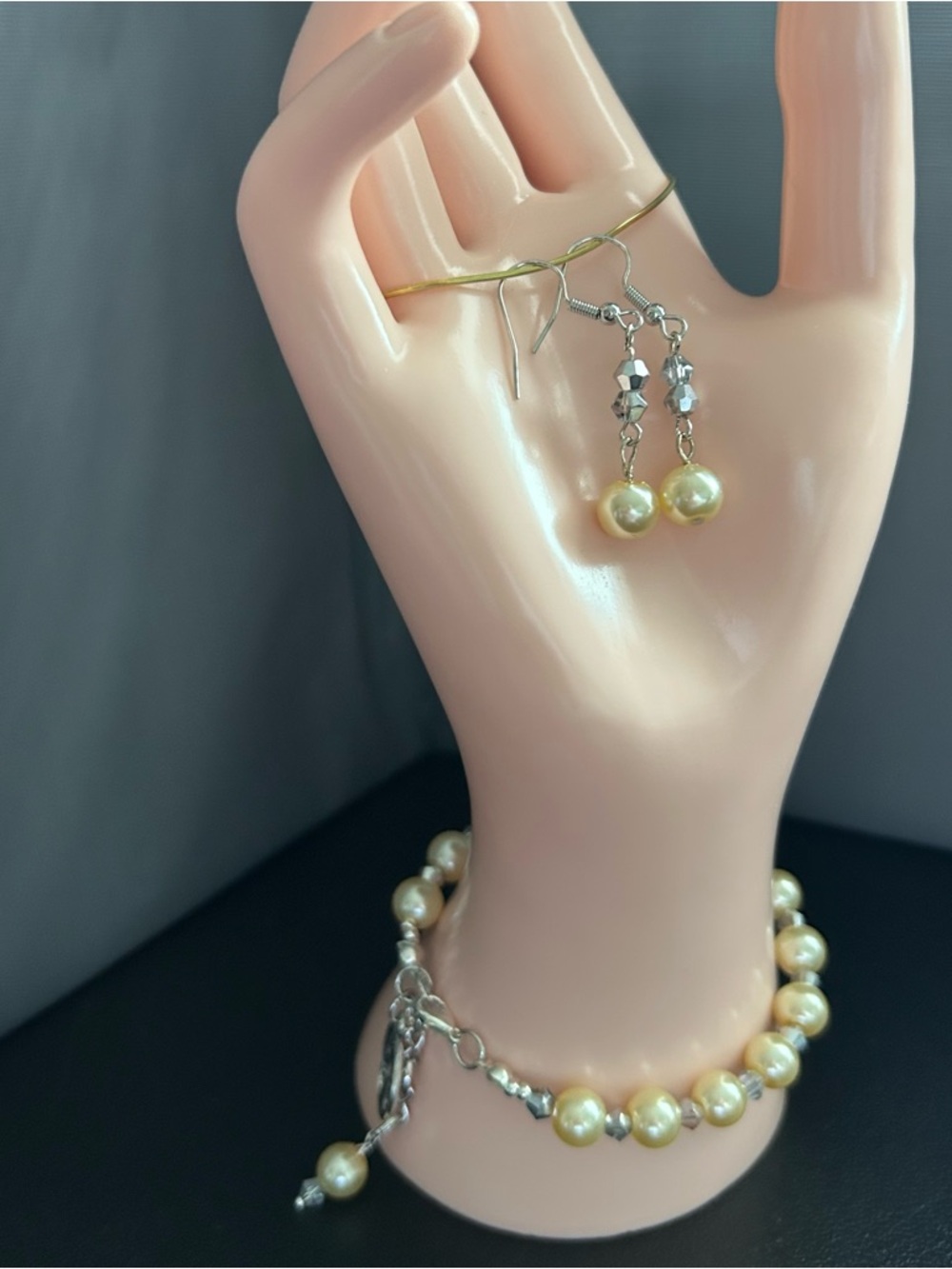 Pearl Drop Earrings and Bracelet Set - Cream Pearls. Hand crafted. Brand new